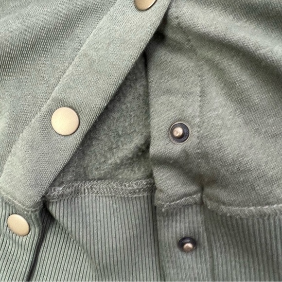 MAURICES Women’s Pullover Turtleneck Top Sz Small “Sweatshirt Like” Army Green - Picture 7 of 11